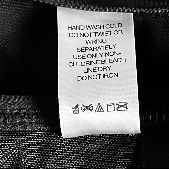 Ellos Bikini Swim Top Sz 10 Black Sexy Modern Underwire Lined Full Coverage - Picture 6 of 6